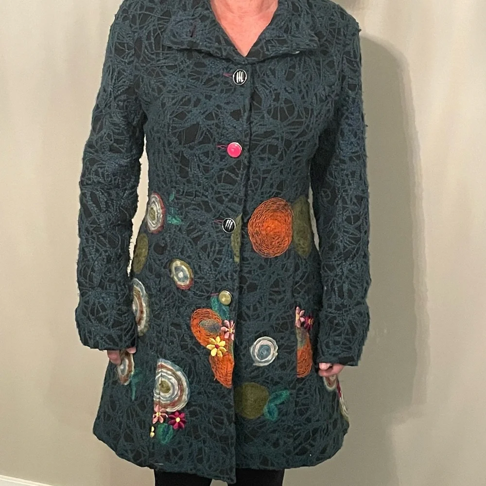 Colorful Embroidered Lace Coat - Picture 2 of 6